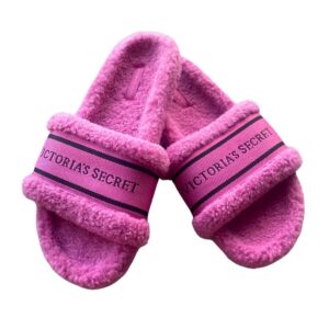 Pantufas de pelúcia luxuosa